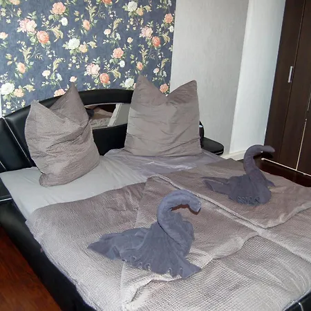 Am Saalebogen Appartement Calbe