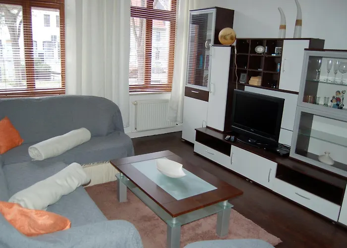 Am Saalebogen 아파트 *