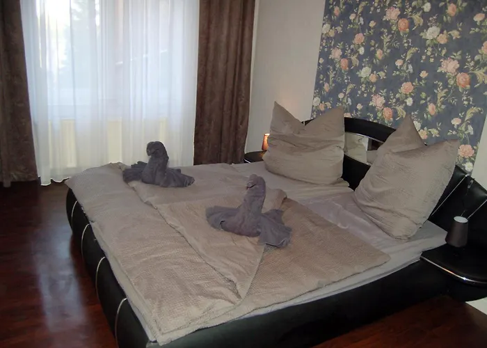 Am Saalebogen 아파트 *